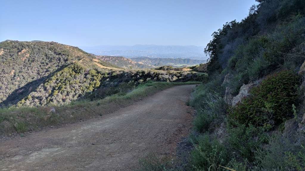 Backbone Trail Trailhead - Mulholland | Backbone Trail, Malibu, CA 90265, USA