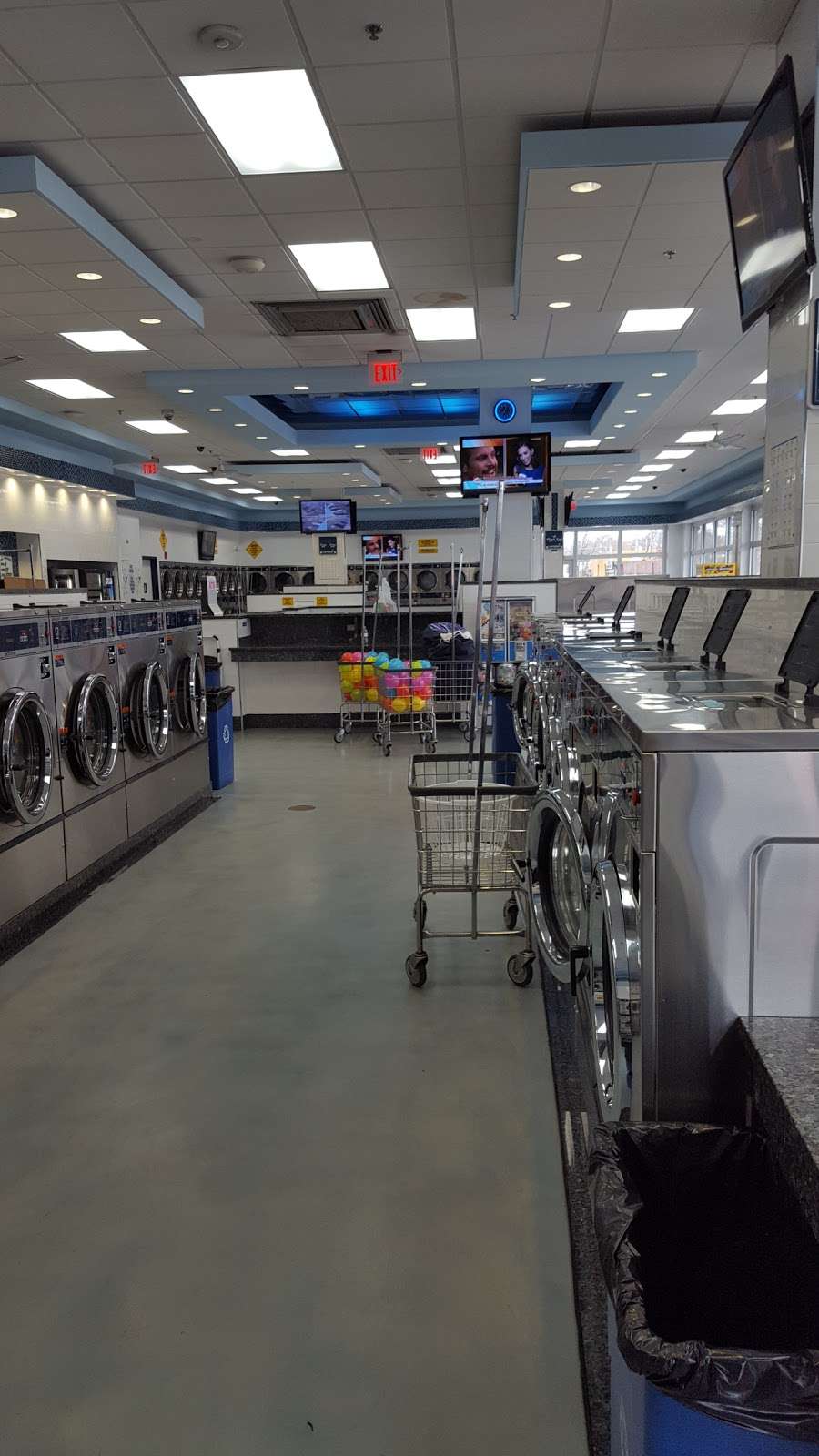 24 Hour Laundry Depot | 1030 N Cedar Lake Rd, Round Lake Beach, IL 60073 | Phone: (847) 201-7416