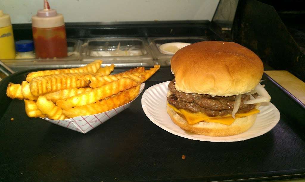 Charlies Drive-In | 160 Morton Ave, Martinsville, IN 46151, USA | Phone: (765) 342-4313