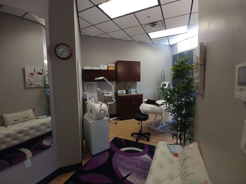 Crystal Body & Face | 7704 E Doubletree Ranch Rd #107, Scottsdale, AZ 85258 | Phone: (602) 821-0221