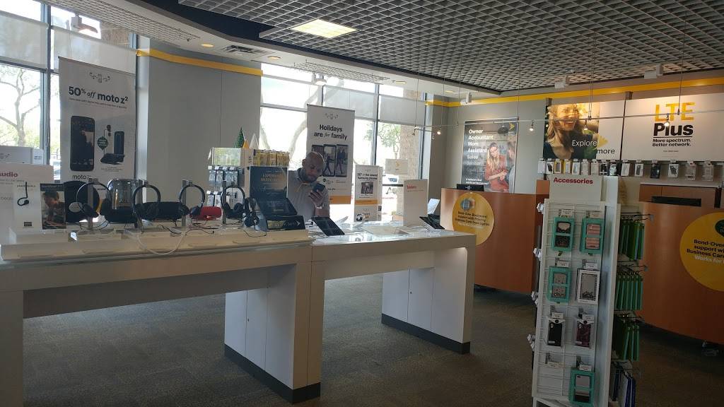 Sprint Store | 2501 W Happy Valley Rd #18-1000, Phoenix, AZ 85085, USA | Phone: (623) 582-1111