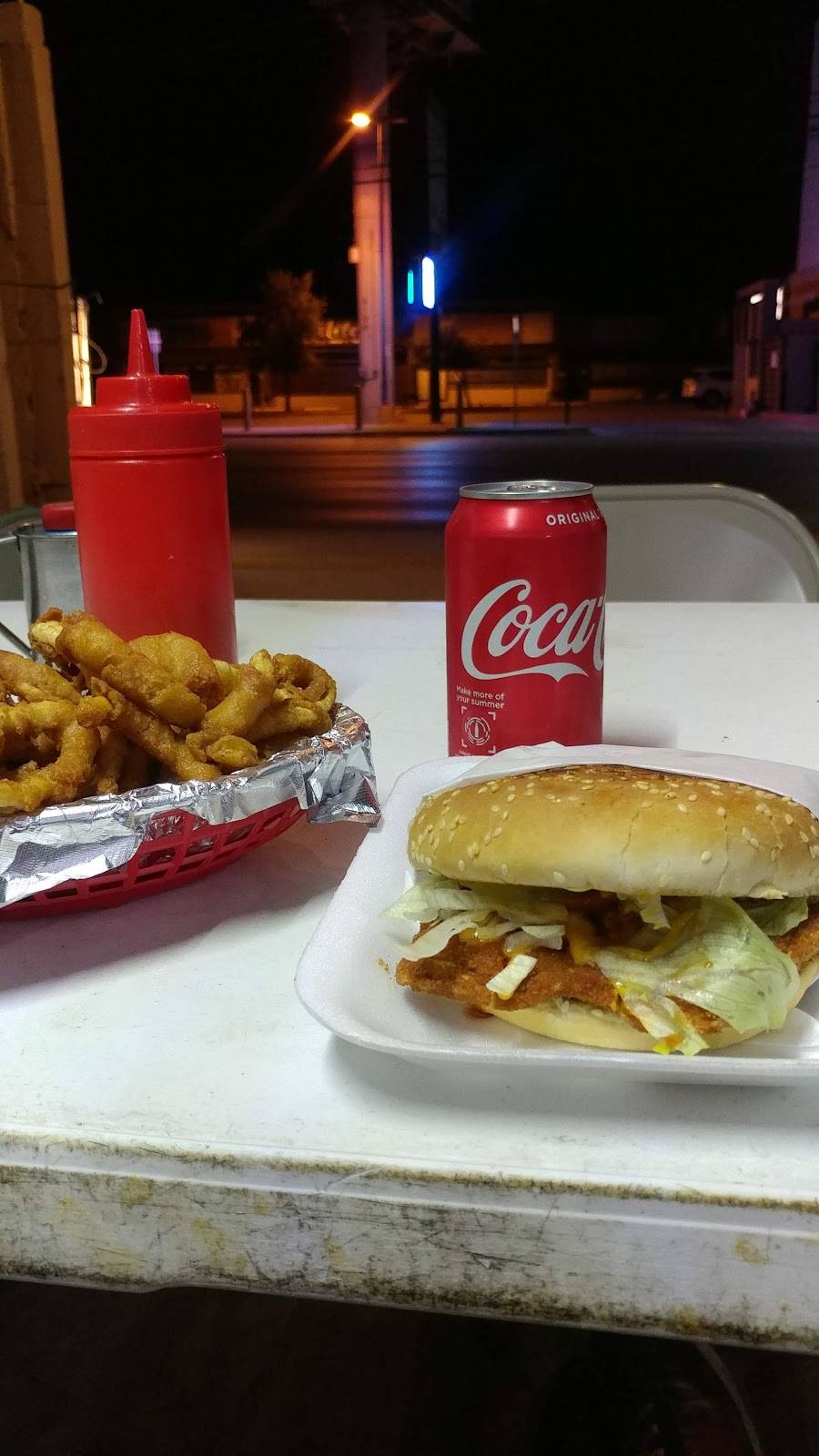 LA Burgers | Av de la Raza, Del Futuro, 32320 Cd Juárez, Chih., Mexico | Phone: 656 643 5665