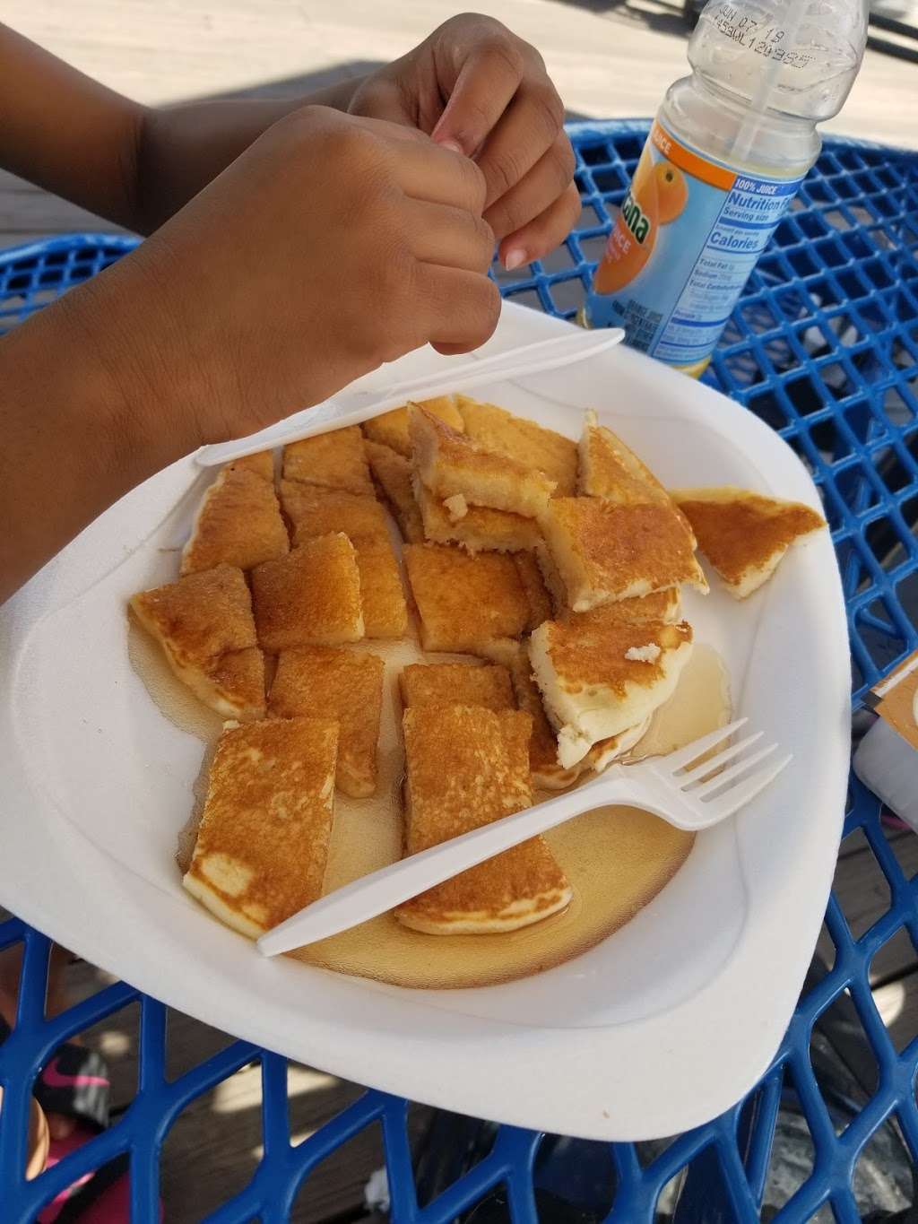 Seaman Cafe | 1180 S America Way, Miami, FL 33132, USA | Phone: (305) 374-4722