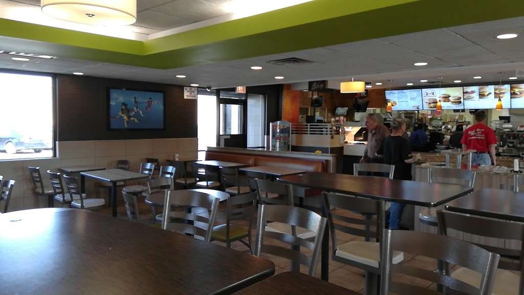 McDonalds | 2608 W Addison St, Chicago, IL 60618, USA | Phone: (773) 477-8687