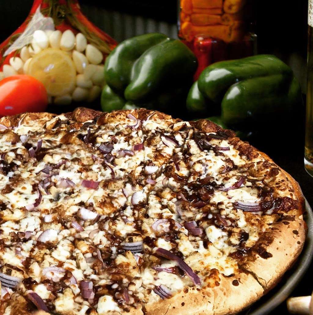 Lenzinis Pizza | 5044 Lankershim Blvd, North Hollywood, CA 91601, USA | Phone: (818) 506-0200