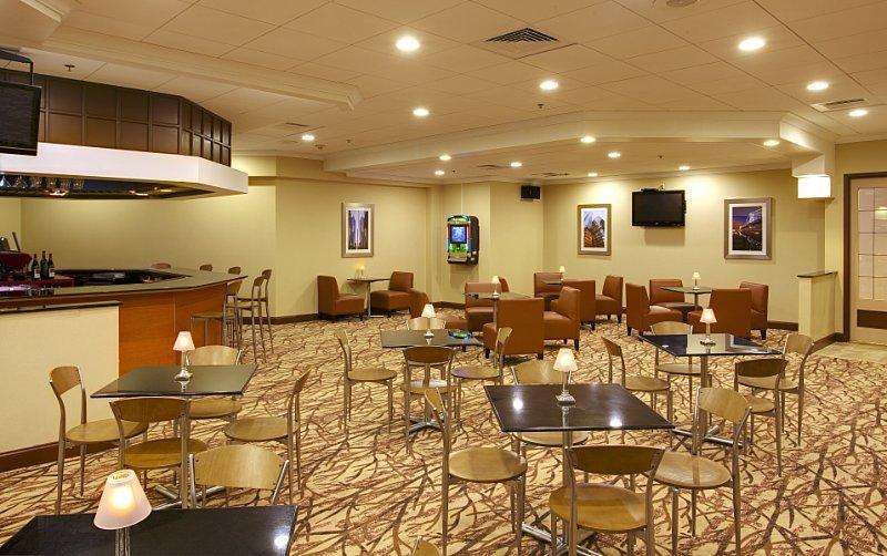 Wyndham Garden Hotel Philadelphia Airport | 45 Industrial Hwy, Essington, PA 19029 | Phone: (610) 521-2400