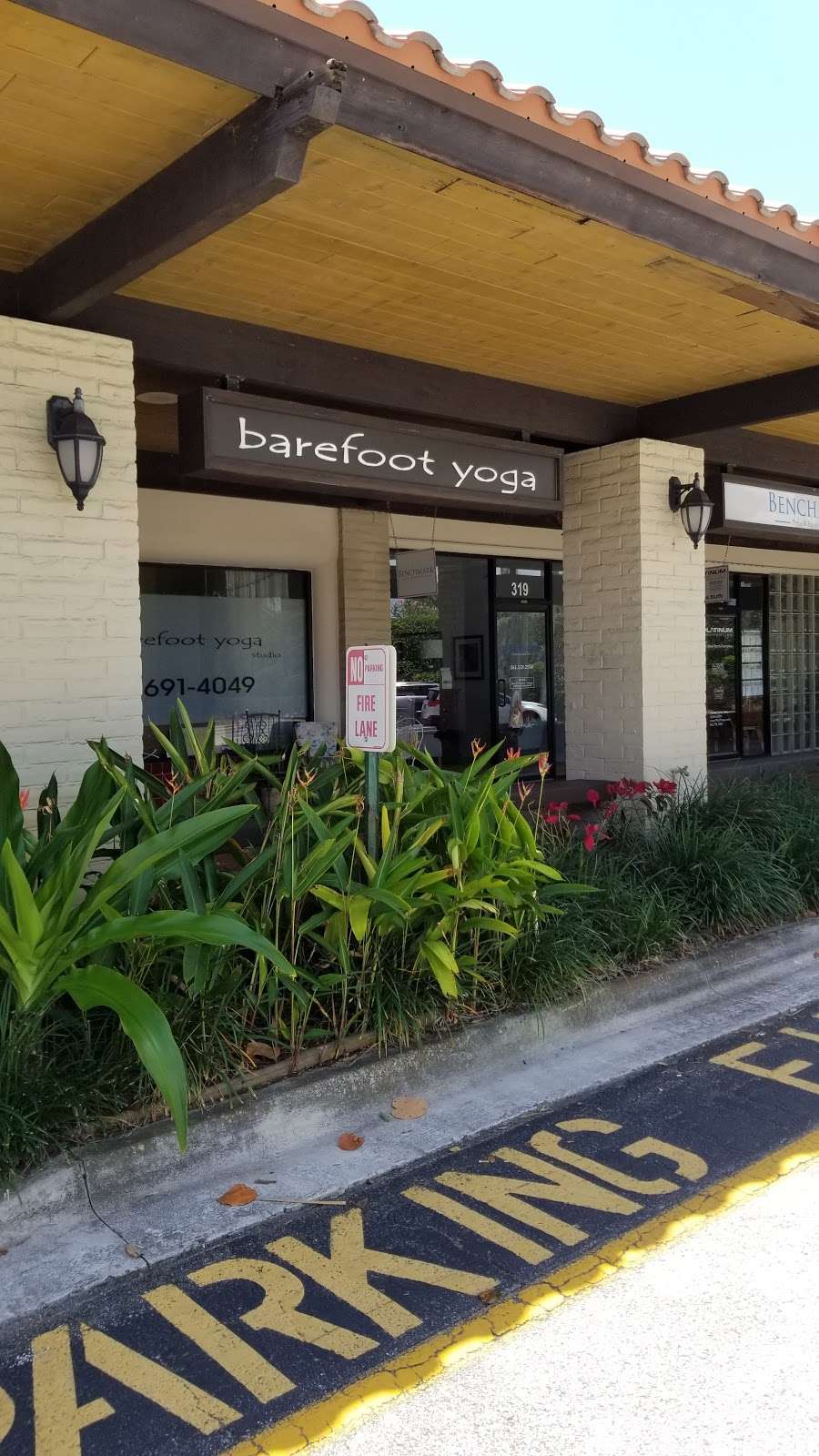 Barefoot | 4050 U.S. Hwy 1, Jupiter, FL 33477, USA | Phone: (561) 691-4049