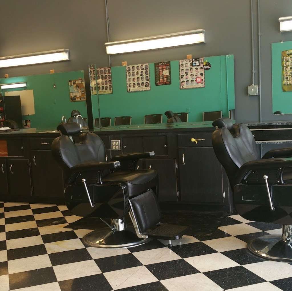 Genesis Barber & Styling | 809 E Arrowood Rd suite 1700, Charlotte, NC 28217, USA | Phone: (803) 417-9557