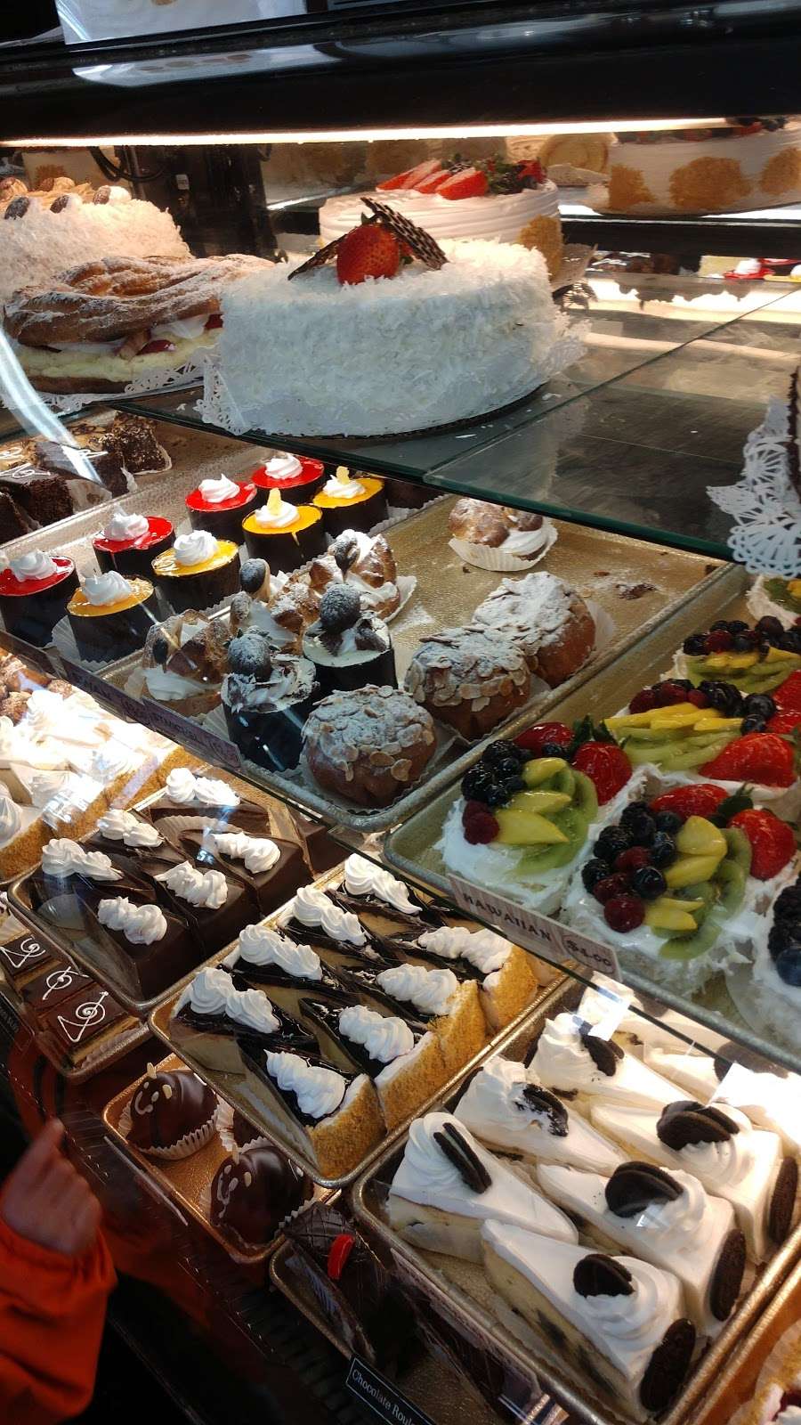 Village French Bakery | 1414 W Kenneth Rd, Glendale, CA 91201 | Phone: (818) 241-2521