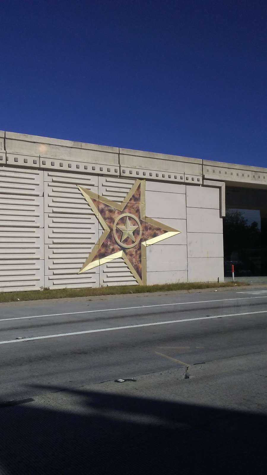 Katy Freeway @ Silber Rd | Houston, TX 77024, USA