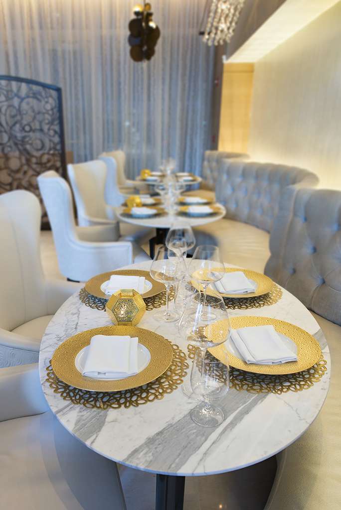 Caviar Russe | 1441 Brickell Ave, Miami, FL 33131, USA | Phone: (305) 902-6969