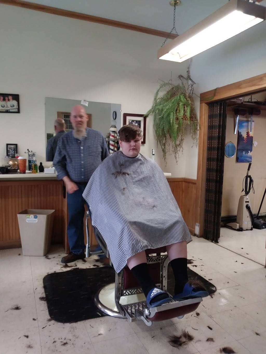 Bobs Barber Shop | 2098 Seneca St, Buffalo, NY 14210, USA | Phone: (716) 207-9210