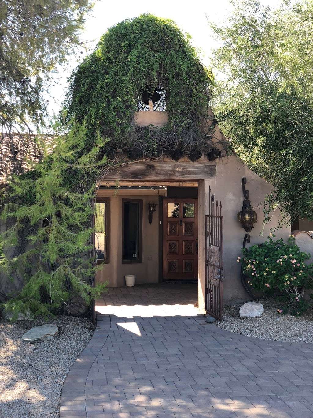 Manor On Paradise - Assisted Living | 7125 E Paradise Dr, Scottsdale, AZ 85254, USA | Phone: (480) 483-1492