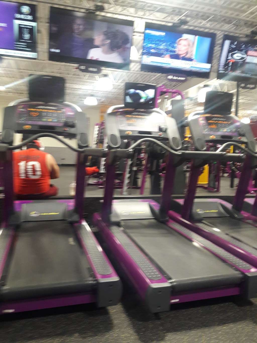 Planet Fitness | 525 W Lake St, Addison, IL 60101 | Phone: (331) 979-7169