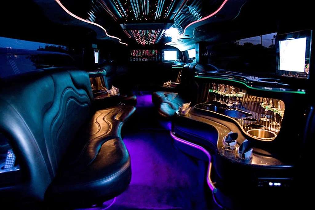 The Woodlands Texas Limo | 22820 Interstate Hwy 45 #1P, Spring, TX 77373, USA | Phone: (832) 560-5141