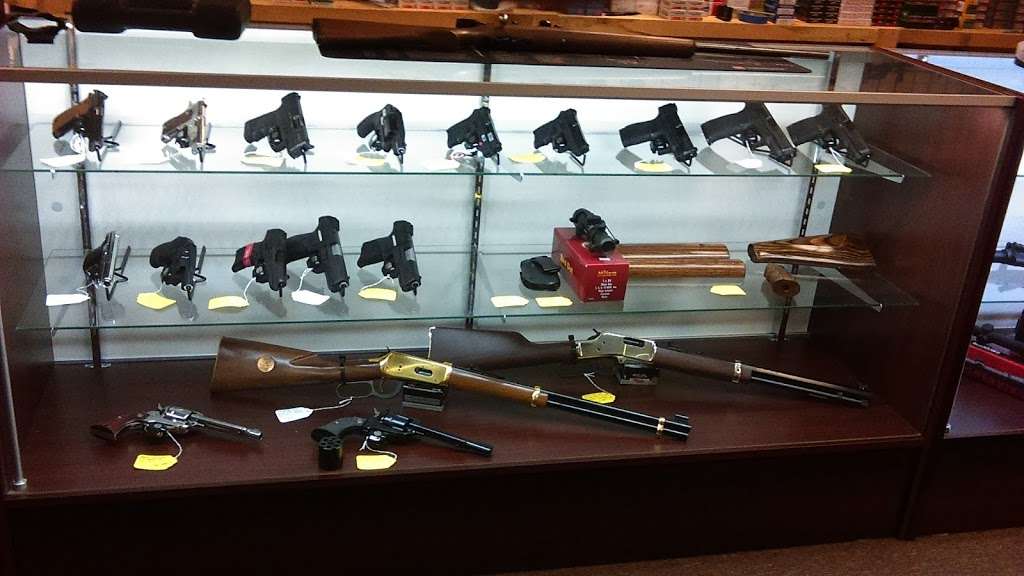 Lakeville Gun Shop | 271 Bedford Street (Rt 18), Lakeville, MA 02347, USA | Phone: (508) 947-4200