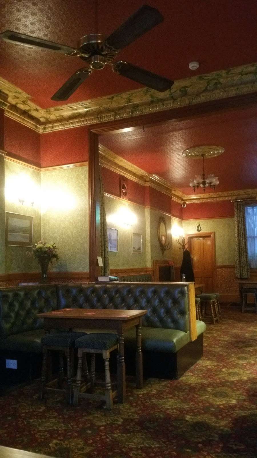 The Hadley Hotel | 113 Hadley Rd, Barnet EN5 5QN, UK | Phone: 020 8449 0161