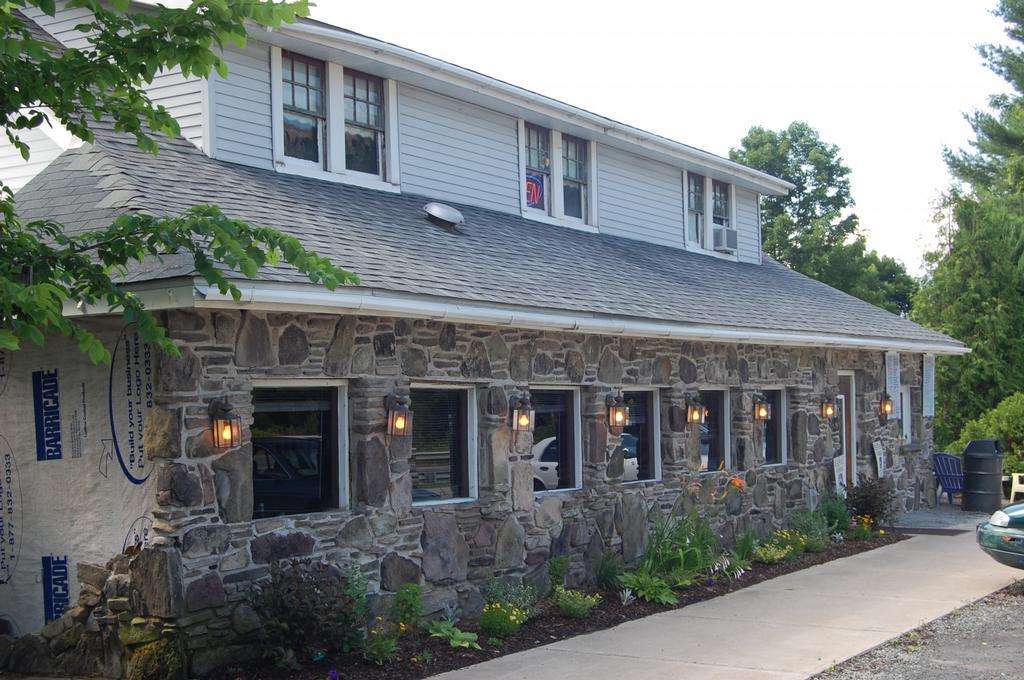 D and L Railhouse Restaurant-(formerly Mazars Bridgeview) | 2537 US-11, Nicholson, PA 18446, USA | Phone: (570) 942-0115