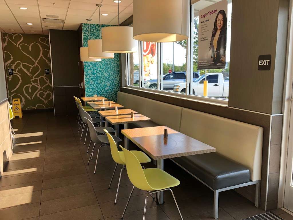 McDonalds | 12301 E Colonial Dr, Orlando, FL 32826 | Phone: (407) 208-0441