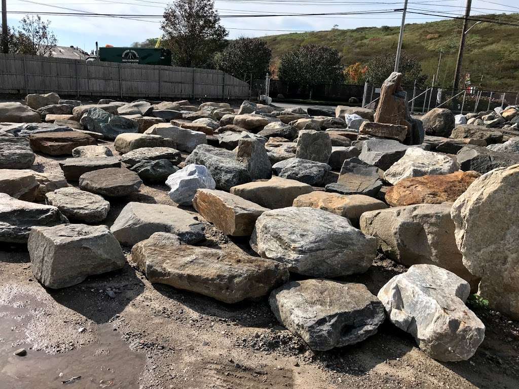 Boulders Rock Long Island, Retaining Walls Suffolk Nassau NY | 2 Old Northport Rd, Kings Park, NY 11754 | Phone: (631) 544-1038