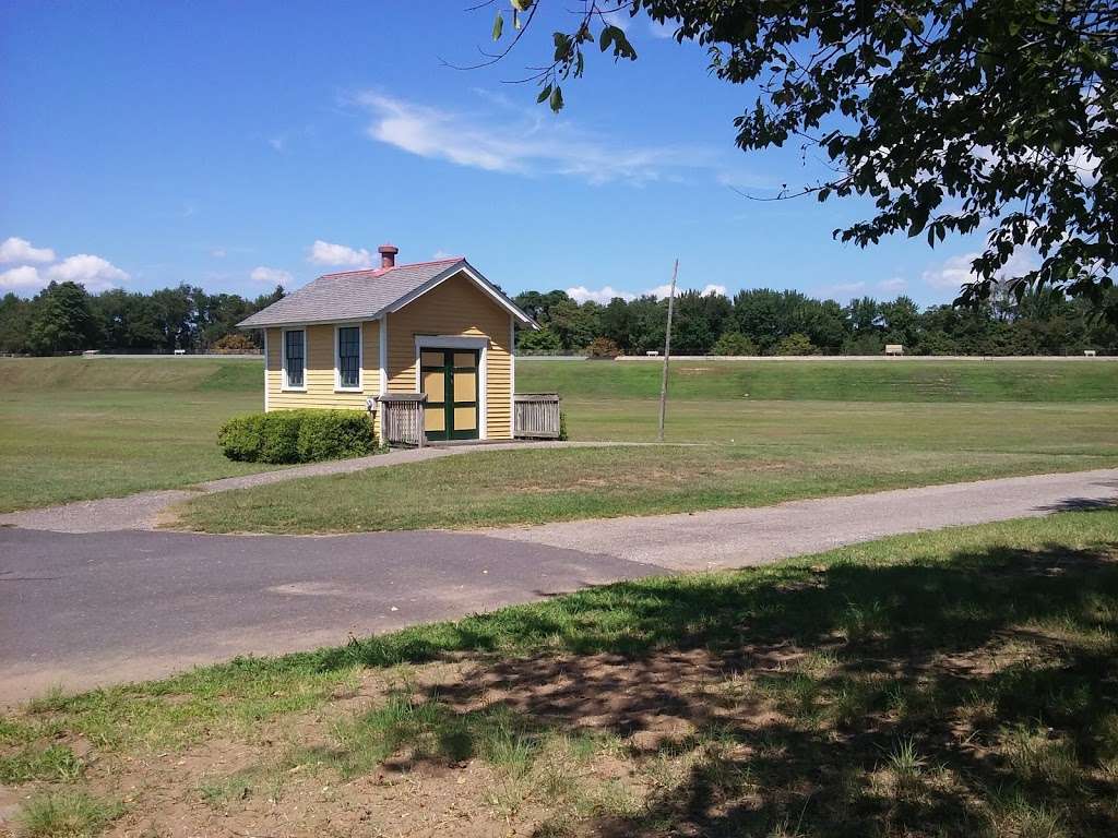 Fort Mott/Fort Delaware Ferry | Pennsville, NJ 08070