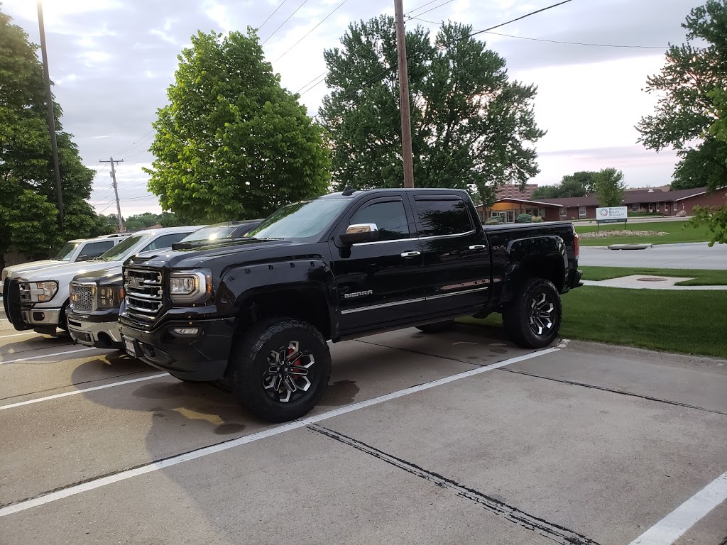 In & Out Hand Carwash and Auto Detailing | 5815 Sorensen Pkwy, Omaha, NE 68152, USA | Phone: (402) 571-3175