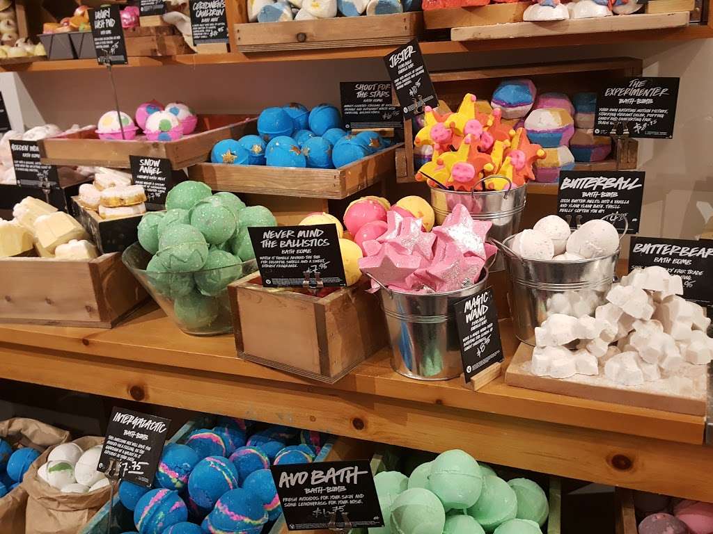 LUSH | 429 Stanton Christiana, Mall Road, Newark, DE 19702, USA | Phone: (302) 738-5874