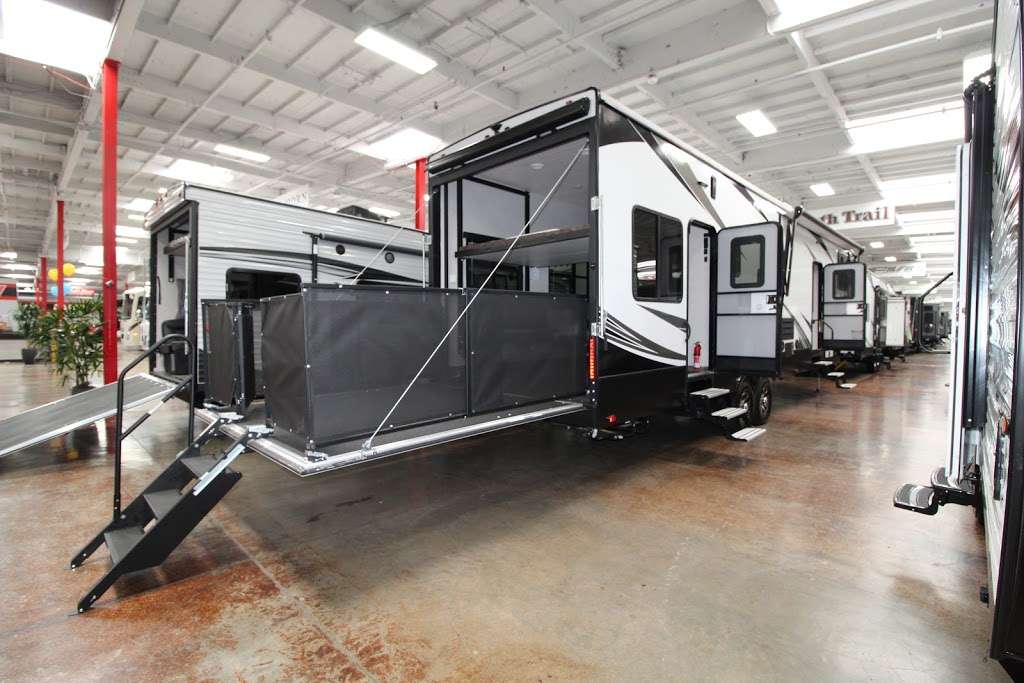 Giant RV | 11111 Florence Ave, Downey, CA 90241 | Phone: (888) 477-9705