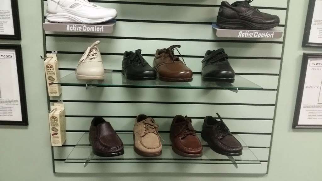 Bond Shoe and Foot | 100 Maple St, Stoneham, MA 02180, USA | Phone: (781) 933-0602