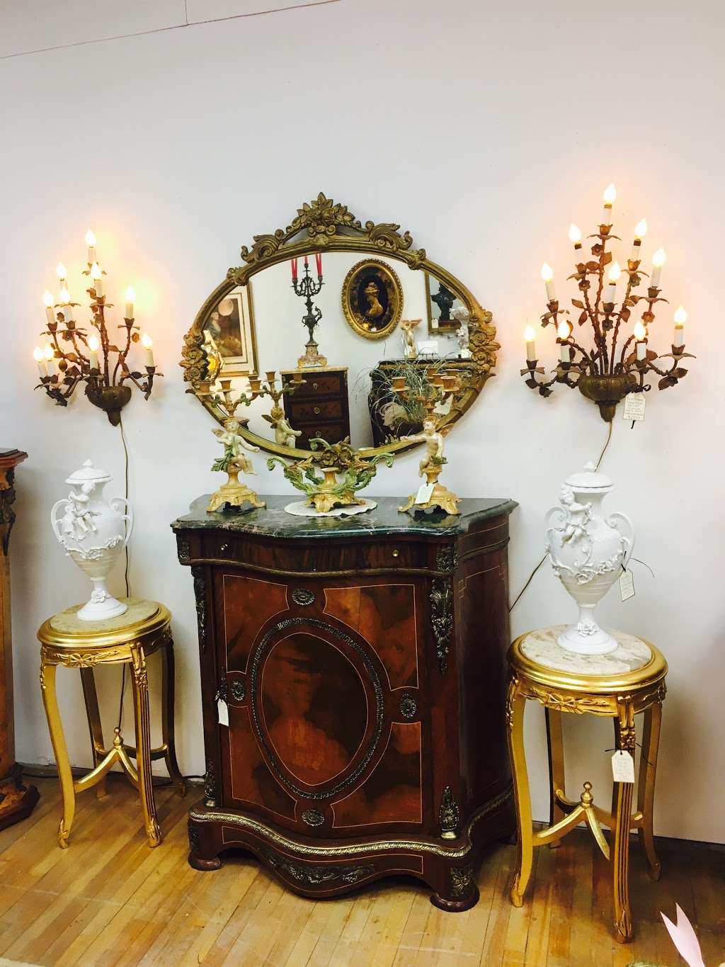 Ambiance Antiques Center | 241/245 Water St, Belvidere, NJ 07823 | Phone: (908) 475-1111