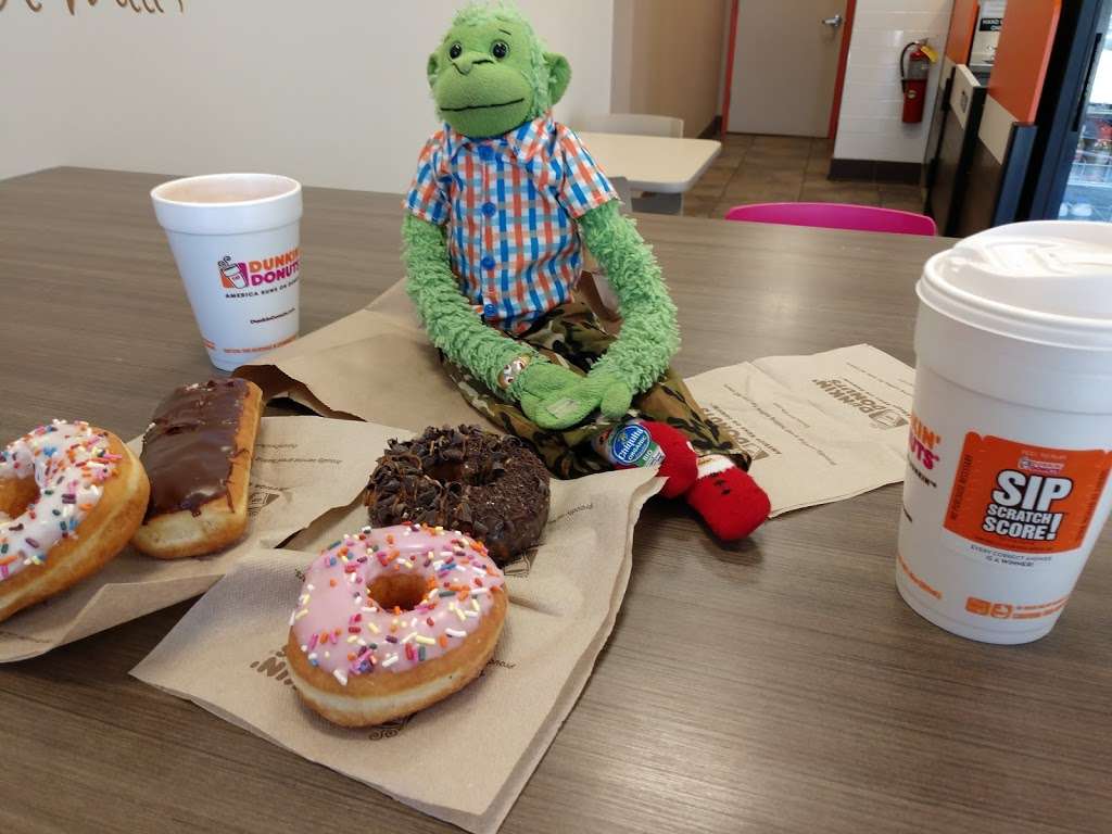 Dunkin Donuts | 2592 N Illinois 83 #2596, Round Lake Beach, IL 60073, USA | Phone: (847) 752-8449