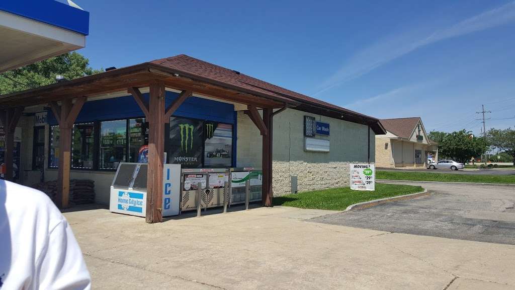Gas Station | 520 Newport Ct, Island Lake, IL 60042, USA