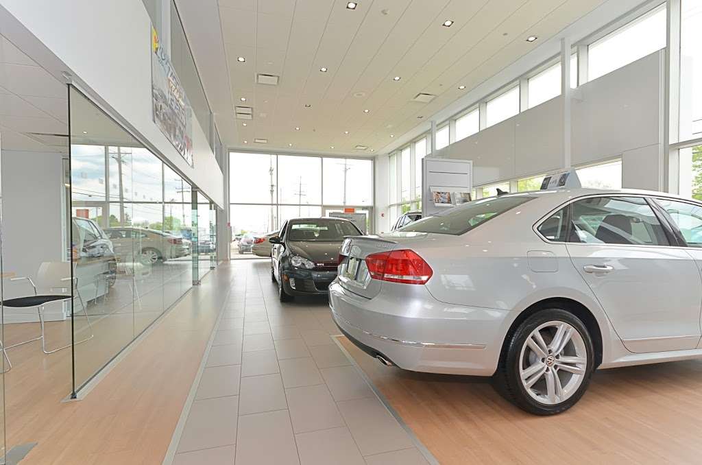 Pugi Volkswagen | 2020 Ogden Ave, Downers Grove, IL 60515, USA | Phone: (630) 964-9500