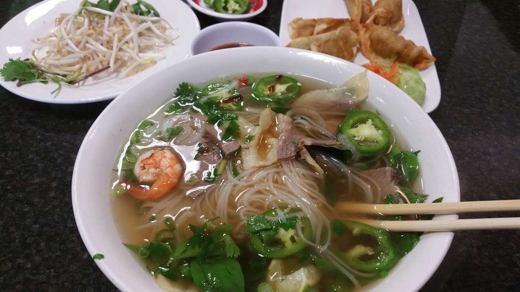 Pho Basil | 1531 Eldridge Pkwy, Houston, TX 77077, USA | Phone: (281) 493-6100