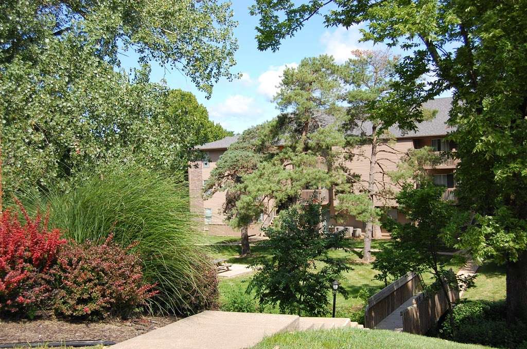 The Retreat at Mill Creek Apartments | 8714 Pflumm Ct, Lenexa, KS 66215, USA | Phone: (844) 554-9391