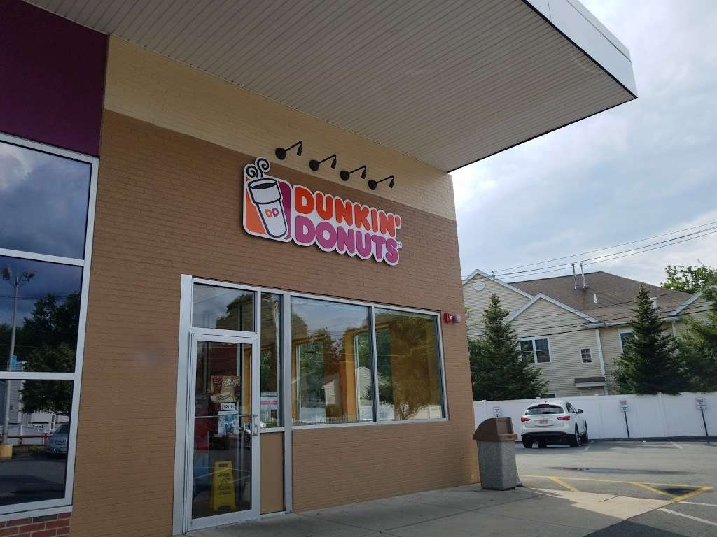 Dunkin | 273 Salem St, Reading, MA 01867, USA | Phone: (781) 944-2340