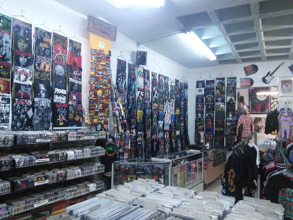 ROCK 70s | Local 3-A, Calle Manuel Bernal 242, Centro, 32000 Cd Juárez, Chih., Mexico | Phone: 656 612 0128