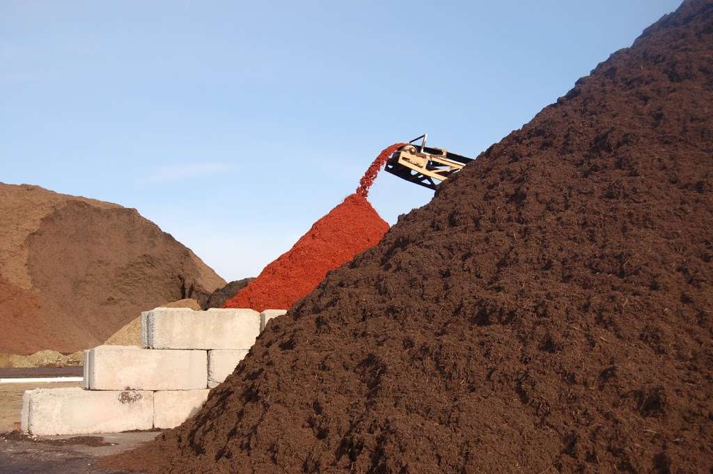 Weaver Mulch LLC | 3186 Strasburg Rd, Coatesville, PA 19320 | Phone: (610) 383-6818