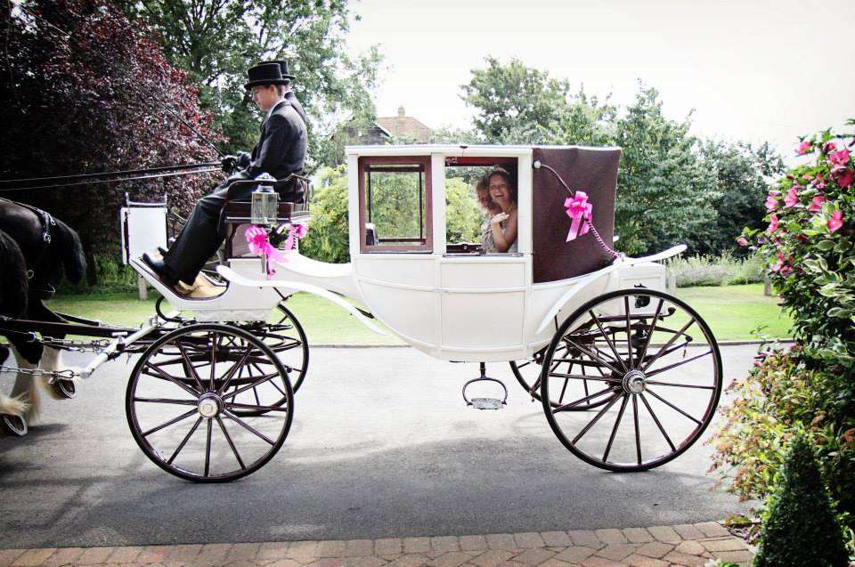 White Horse Farm Carriages | White Horse Farm, White Horse Lane, Harvel, Meopham, Gravesend DA13 0UE, UK | Phone: 07711 033064