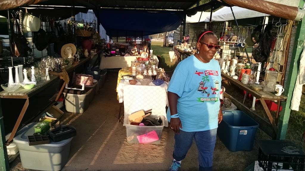 Flea Market | 27810 Hwy 6, Hempstead, TX 77445, USA