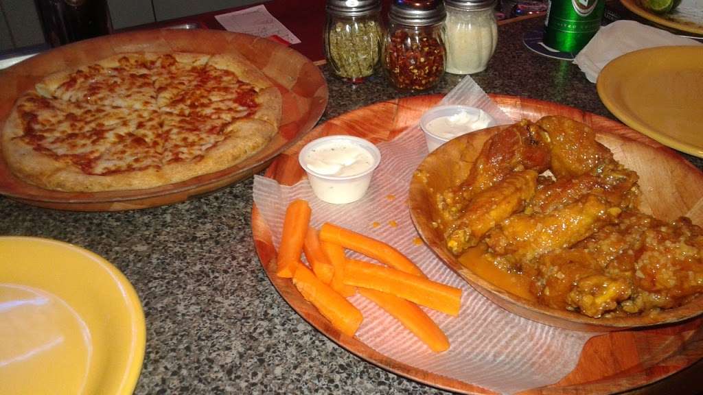 Josies Pizza & Wings | 1225 S Hiawassee Rd, Orlando, FL 32835, USA | Phone: (407) 296-4009