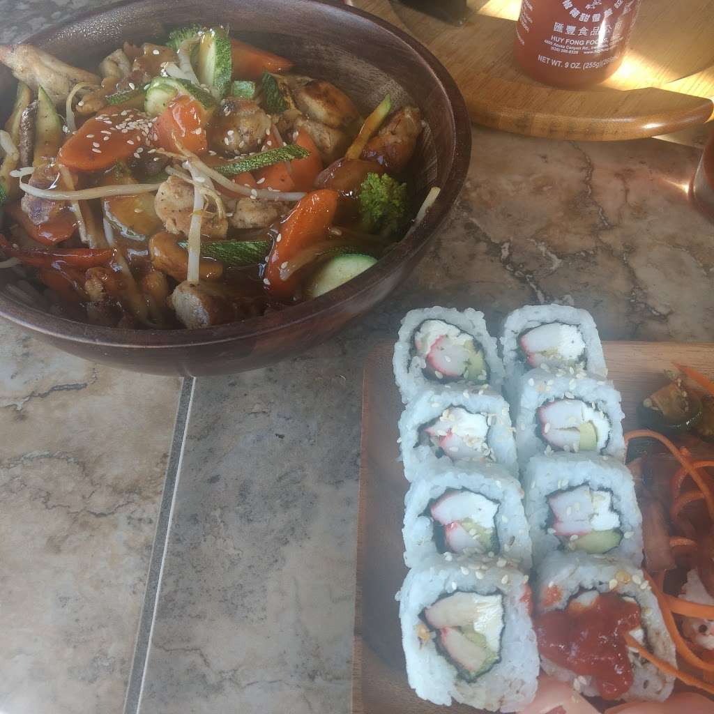 La Postal SUSHI & TERIYAKI | Av París 1772, Altamira, 22055 Tijuana, B.C., Mexico | Phone: 664 637 4334