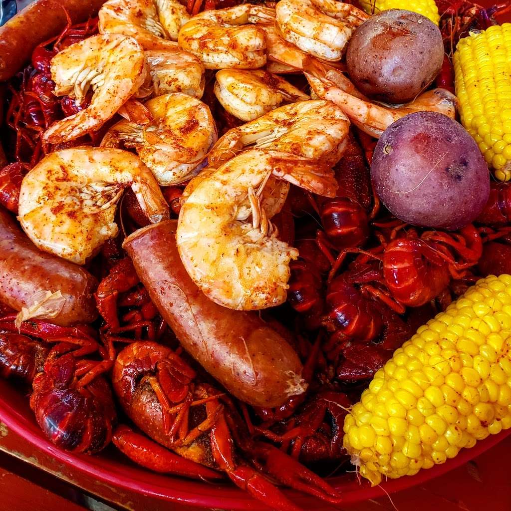 Crawfish Hideaway | 8407 North Farm to Market 565 Road, Baytown, TX 77523, USA | Phone: (281) 608-4767