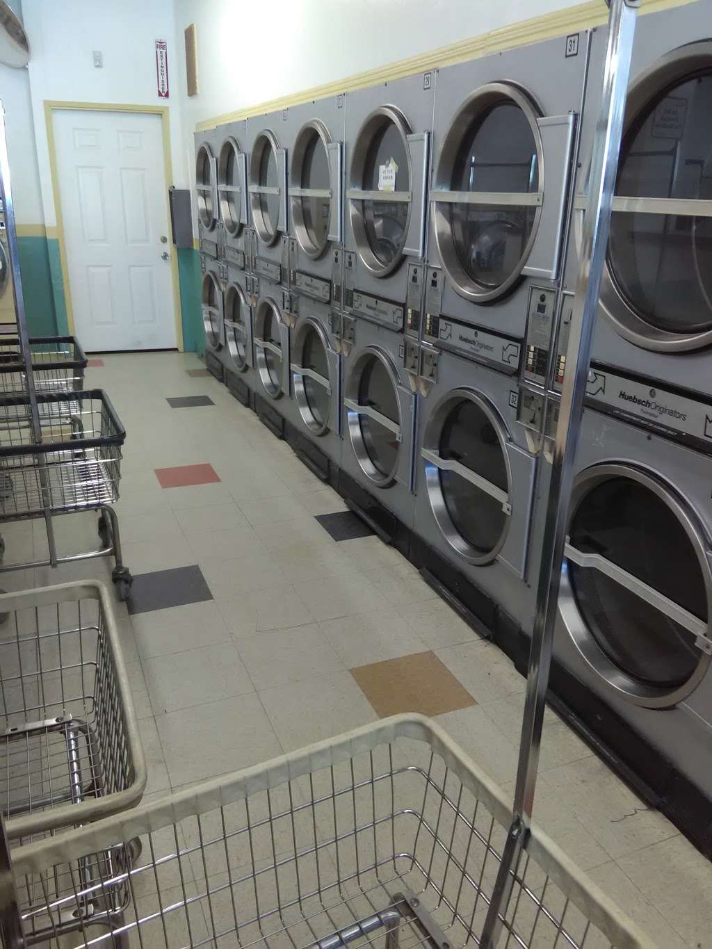 Sunland Coin Laundry Inc | 8662 Foothill Blvd, Sunland-Tujunga, CA 91040, USA | Phone: (818) 353-3733