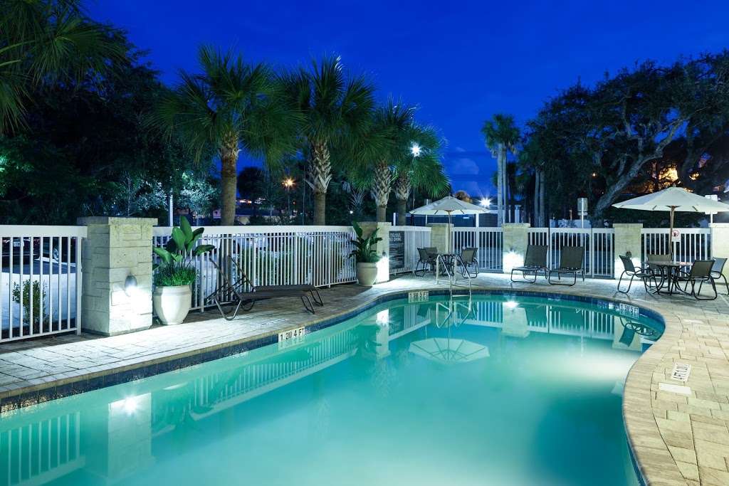 Hampton Inn New Smyrna Beach | 214 Flagler Ave, New Smyrna Beach, FL 32169, USA | Phone: (386) 898-9444