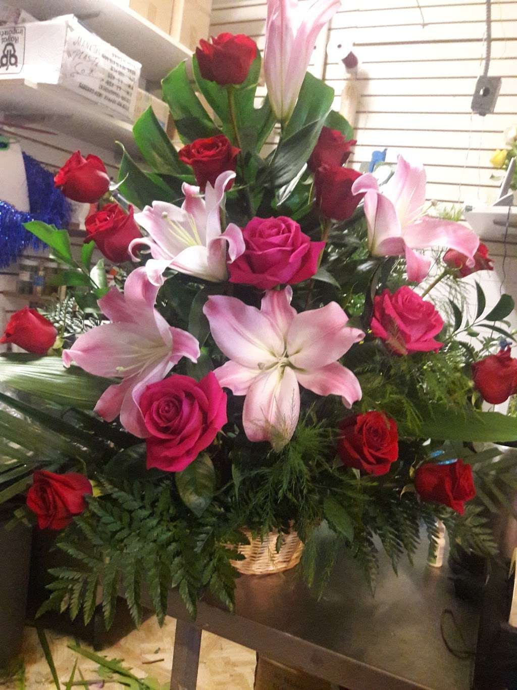 Luxuria Flowers & Party Favors | 13732 Jamaica Ave, Jamaica, NY 11435, USA | Phone: (718) 526-8272