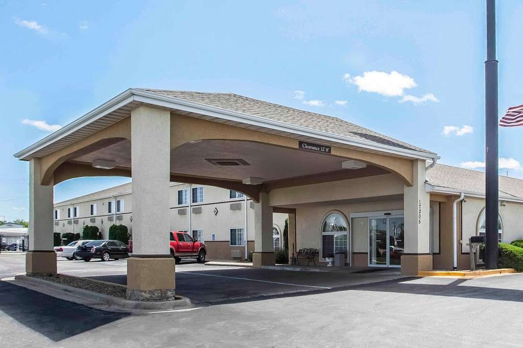 Quality Inn Belton - Kansas City South | 17205 US-71, Belton, MO 64012, USA | Phone: (816) 322-8700