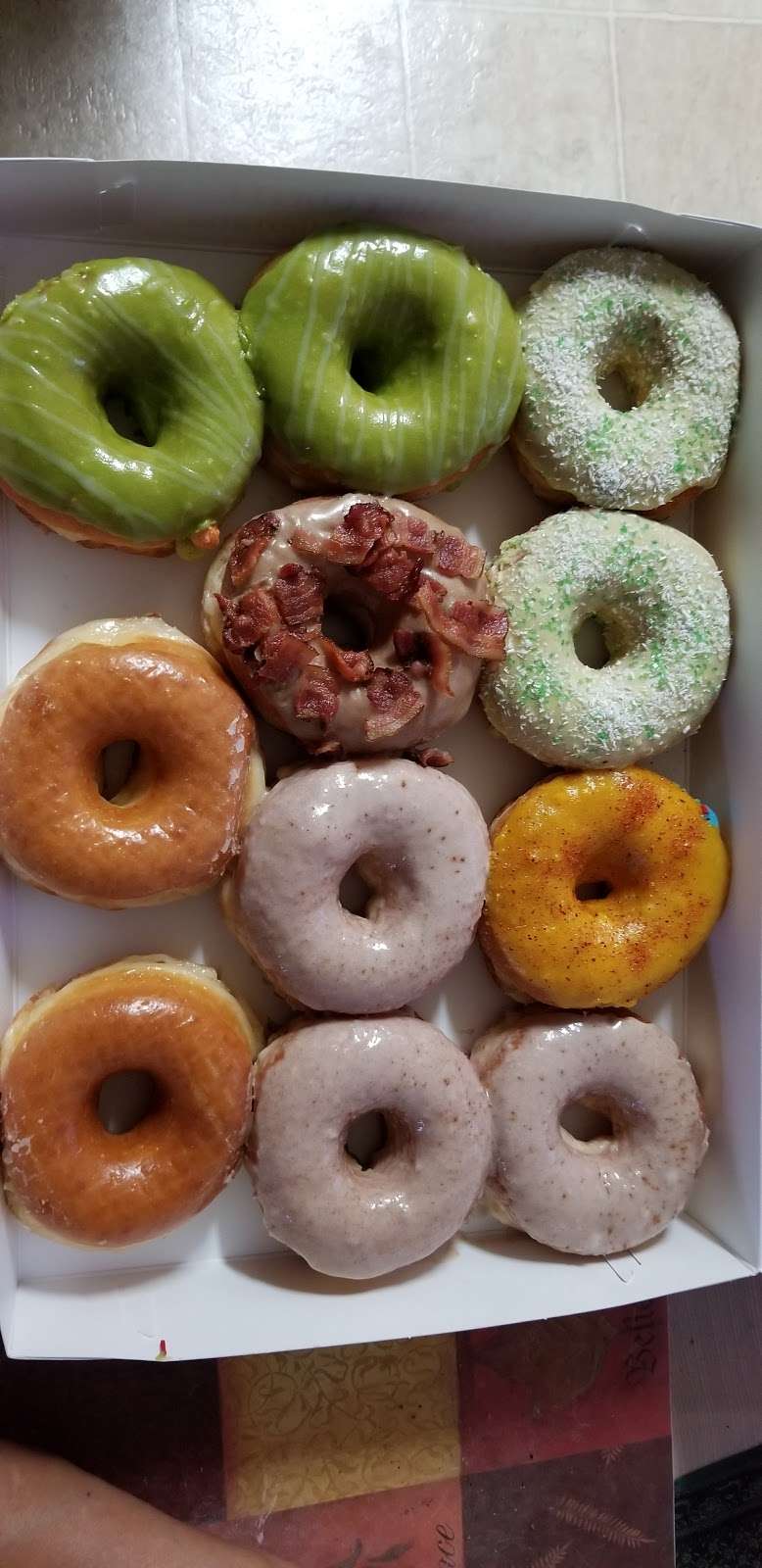 Blinkies Donut Emporium | 4884 Topanga Canyon Blvd, Woodland Hills, CA 91364, USA | Phone: (818) 884-4456