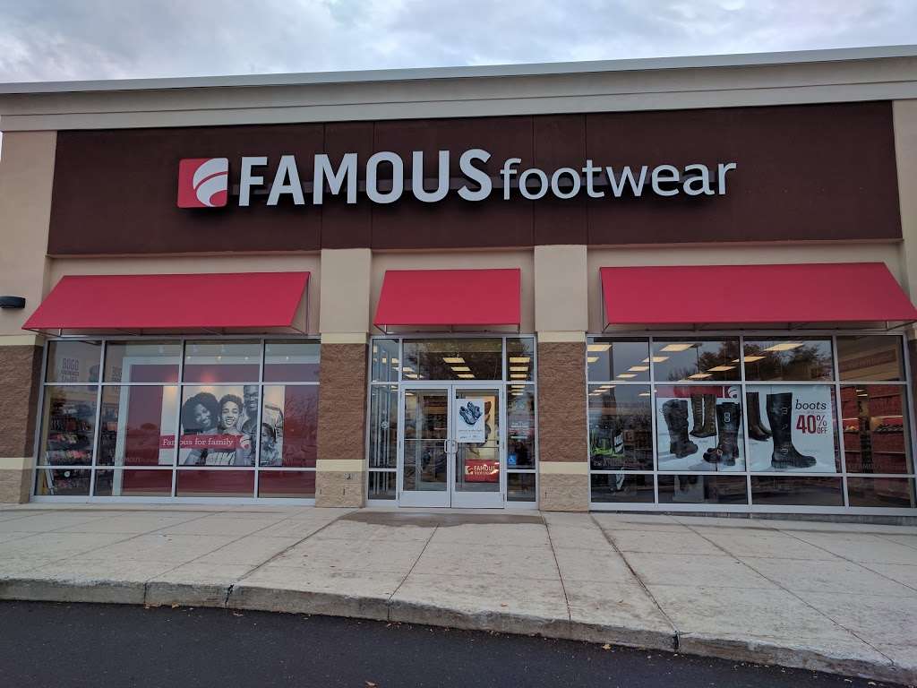 Famous Footwear | 292 Retail Commons Pkwy, Martinsburg, WV 25403, USA | Phone: (304) 350-6541