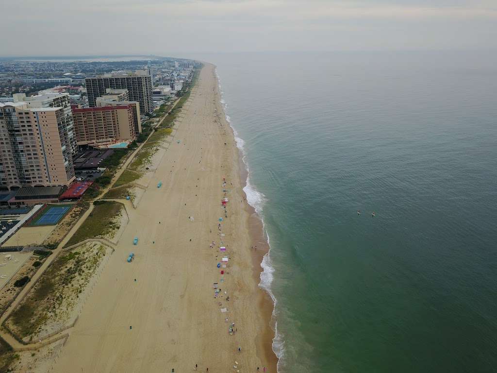 Atlantis Ocean City Condominium Rental | 10300 Coastal Hwy, Ocean City, MD 21842, USA | Phone: (301) 351-2107